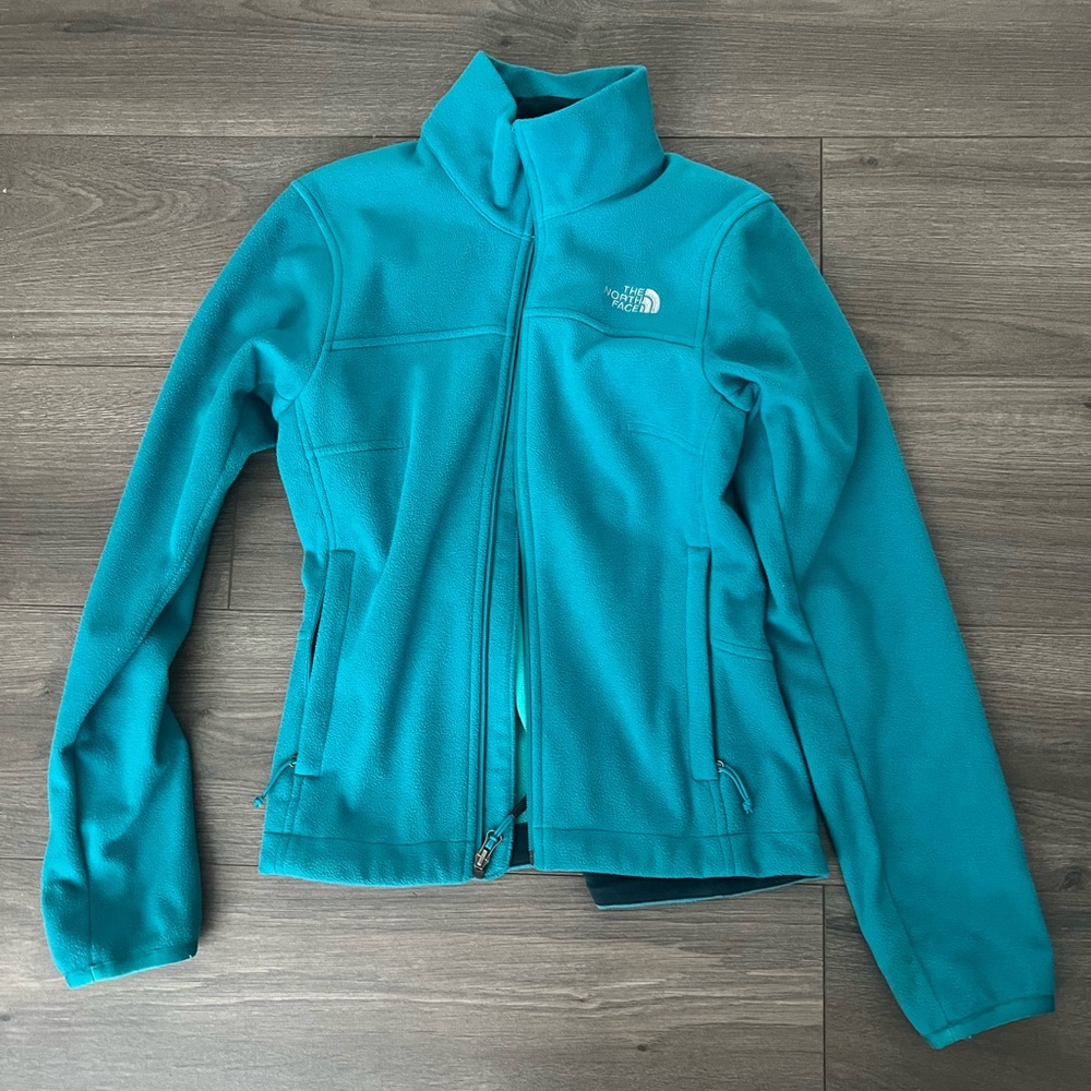 North face jacket. Women’s xs. Teal